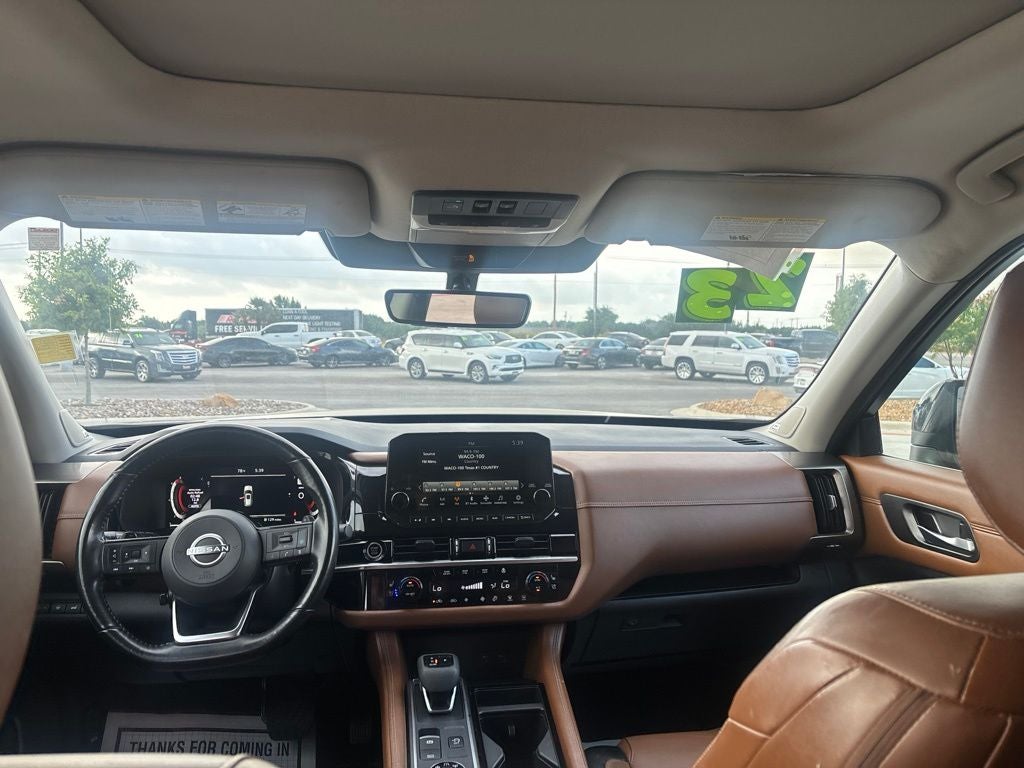 2023 Nissan Pathfinder Platinum