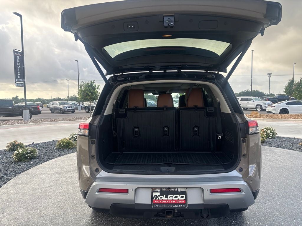 2023 Nissan Pathfinder Platinum