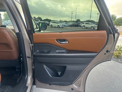 2023 Nissan Pathfinder Platinum