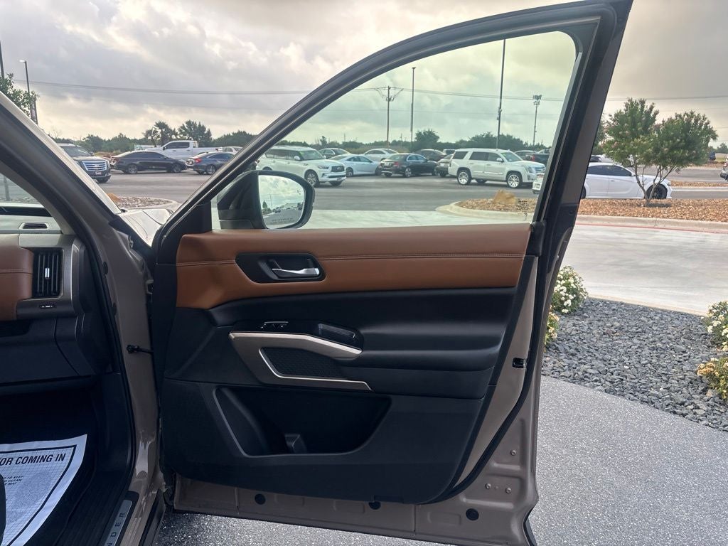2023 Nissan Pathfinder Platinum