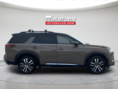2023 Nissan Pathfinder Platinum