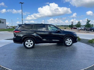 2023 Toyota Highlander LE