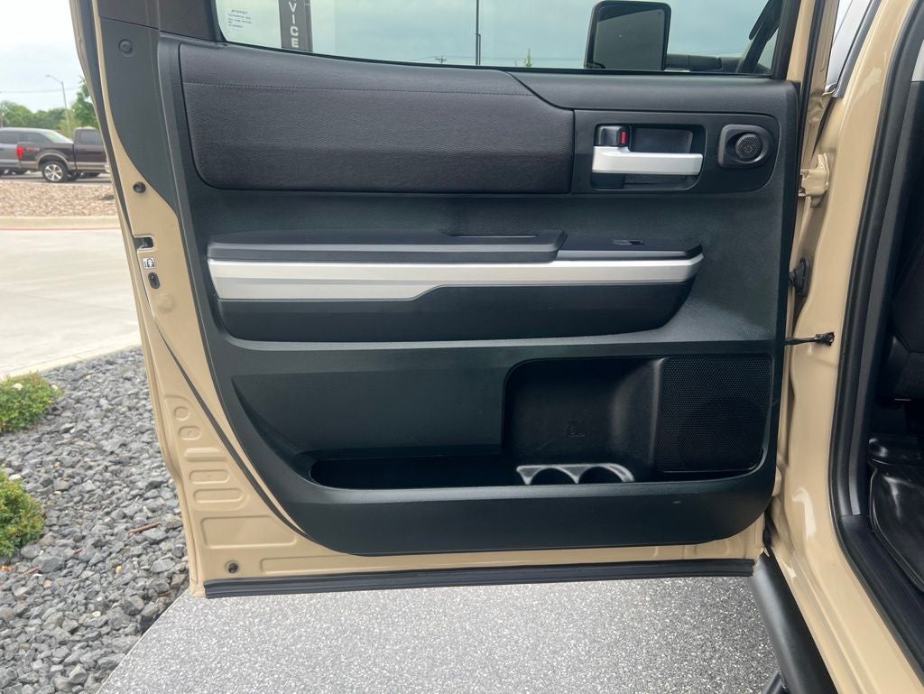 2017 Toyota Tundra SR5