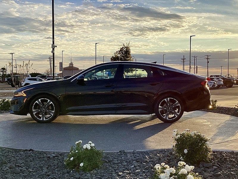 2022 Kia K5 EX