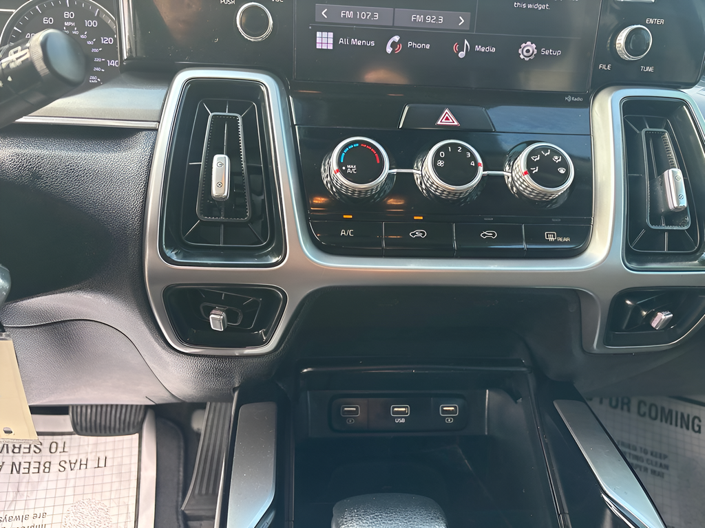 2022 Kia Sorento LX