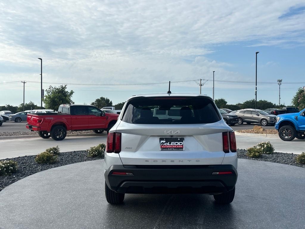 2022 Kia Sorento LX