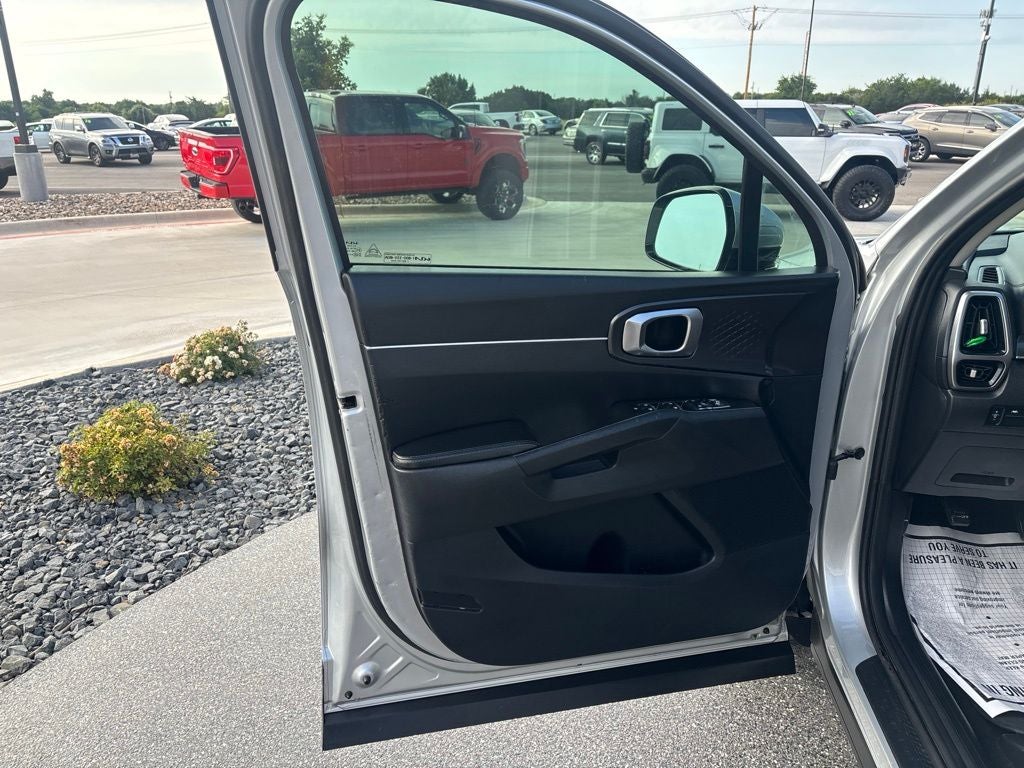 2022 Kia Sorento LX
