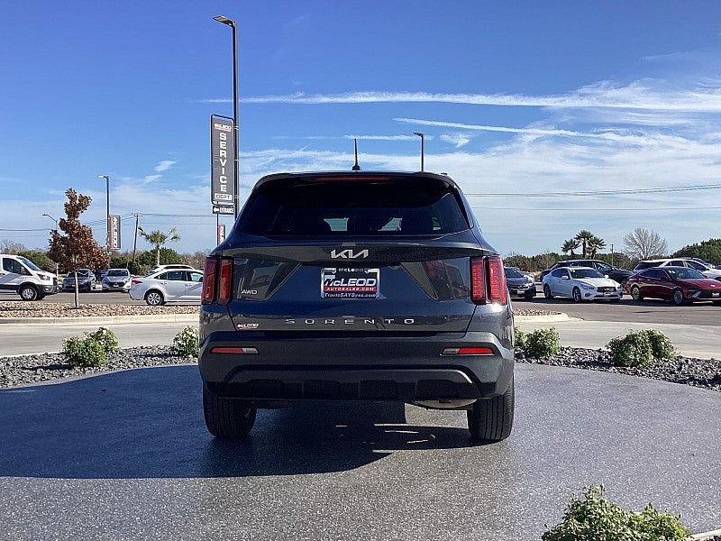 2022 Kia Sorento LX