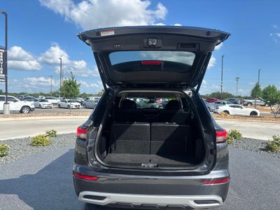 2024 Mitsubishi Outlander Base