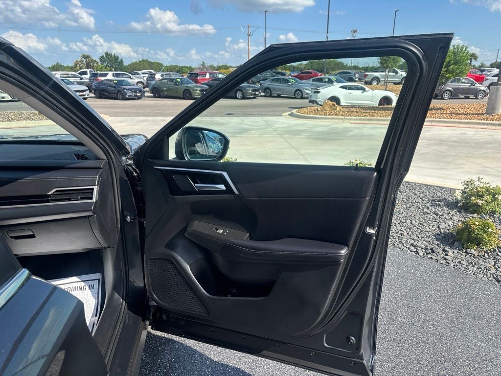 2024 Mitsubishi Outlander Base