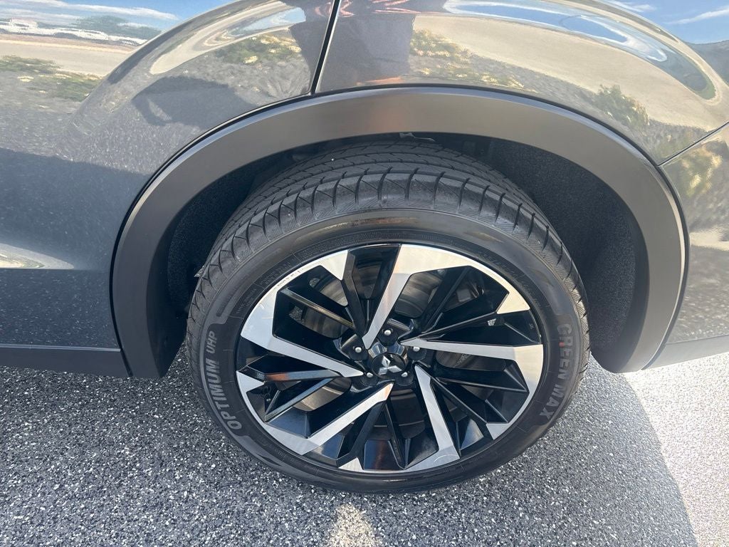 2024 Mitsubishi Outlander Base