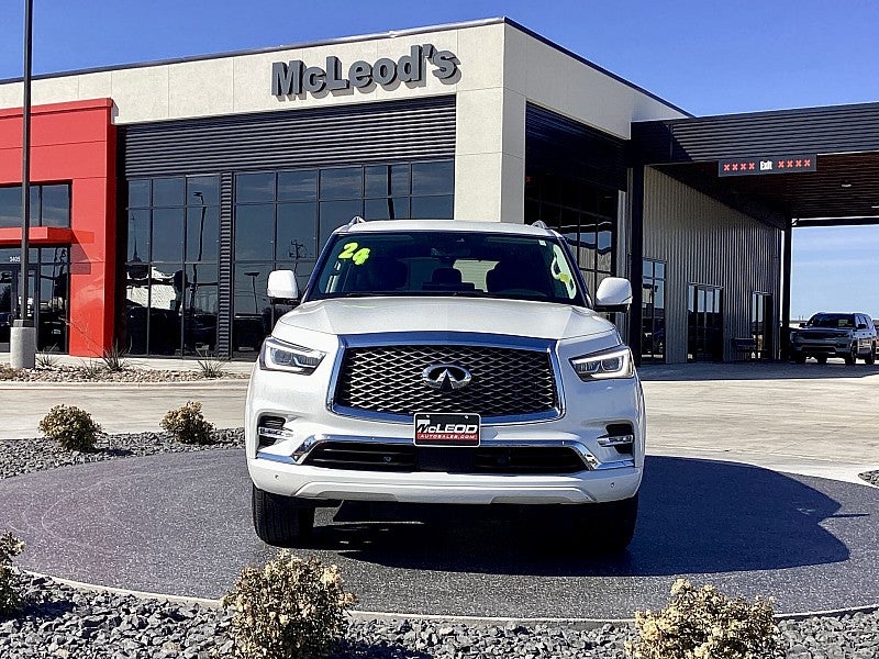 2024 INFINITI QX80 LUXE