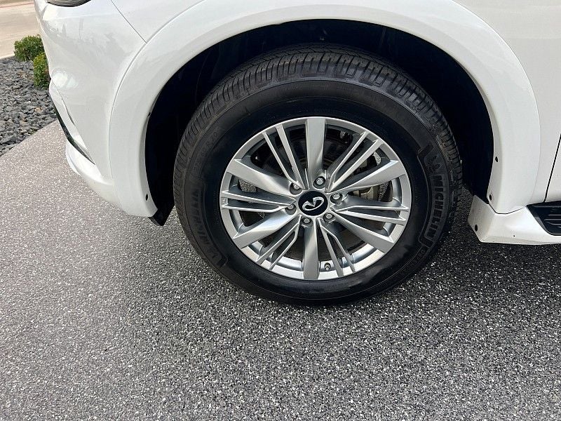 2021 INFINITI QX80 LUXE