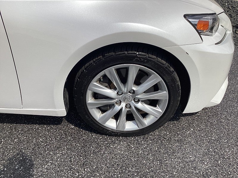 2016 Lexus IS 200t 4dr Sdn