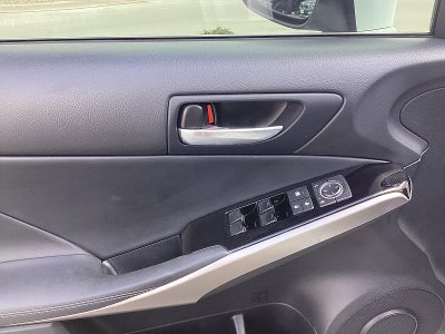 2016 Lexus IS 200t 4dr Sdn