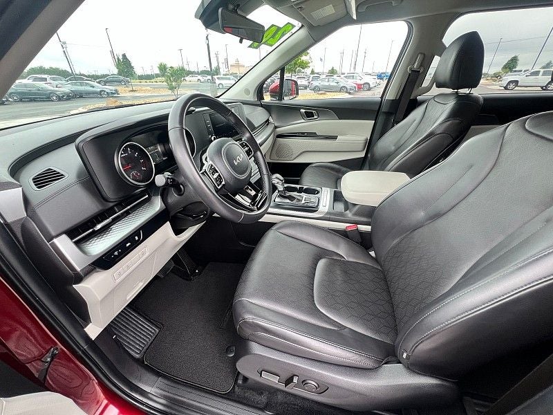 2024 Kia Carnival LX