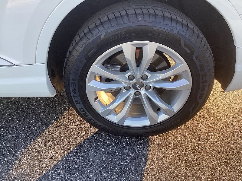 2019 Audi Q7 Premium Plus