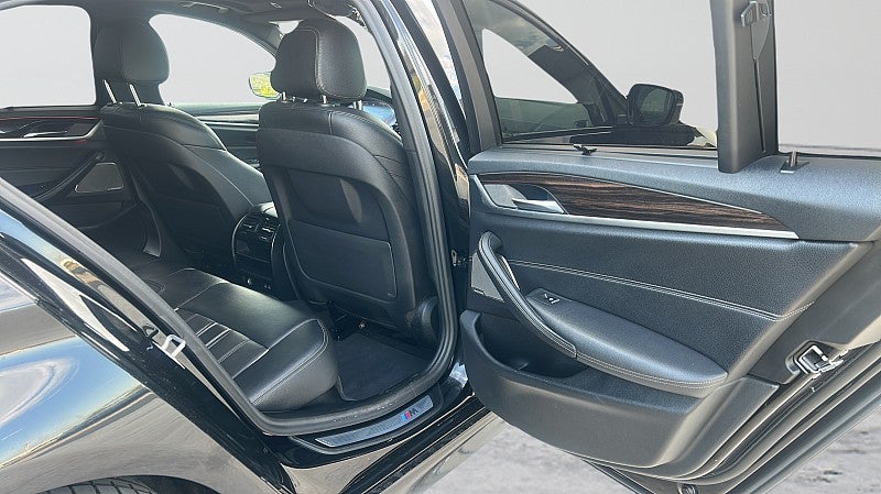 2021 BMW 5 Series 530i