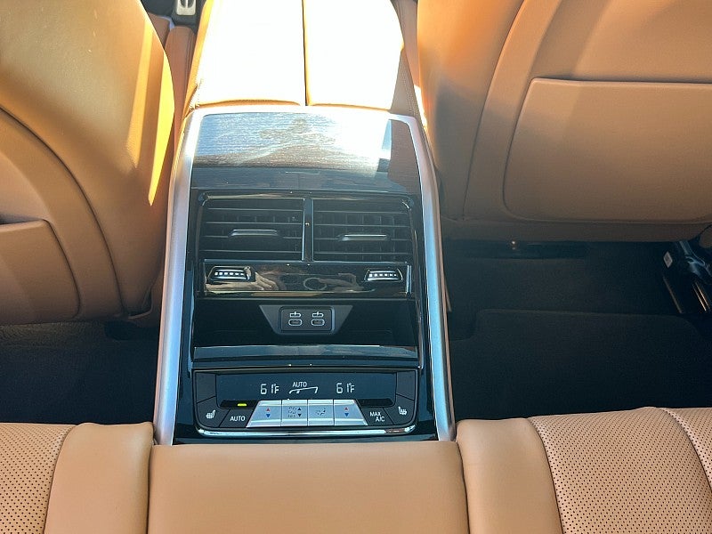 2022 BMW 8 Series 840i