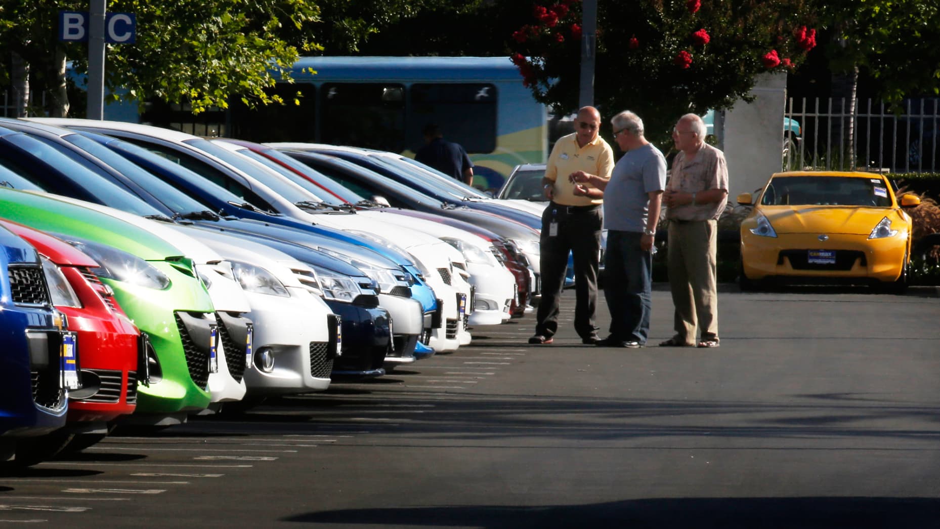 Avoid Scams When Buying a Used Car - McLeod Auto Sales